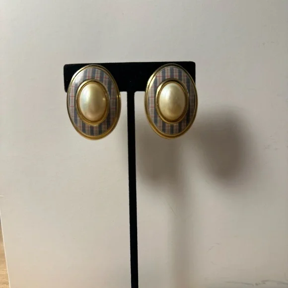 Burberry's Rare Nova check pearl design Gold Plated Clip On Earrings - Picture 3 of 7